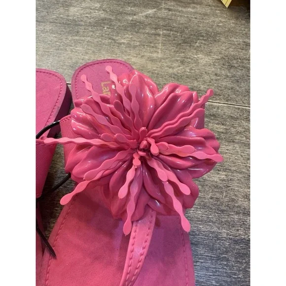 LARROUDE Hibiscus‎ Pink Floral Flip Flop Sandals Size 6/7 3D - Picture 6 of 9